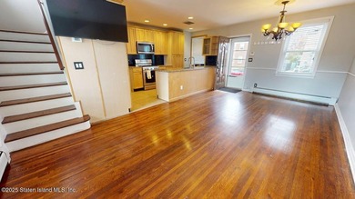 Welcome to this charming and meticulously maintained townhouse - photo 3