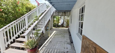 3-bedroom, 2-bath waterfront stilted home offers the perfect - photo 24