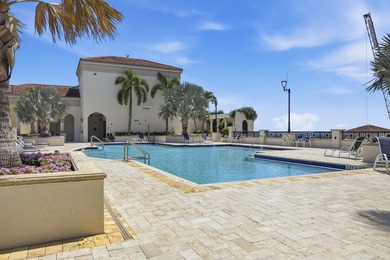 This impeccably maintained loft delivers the perfect blend of - photo 24