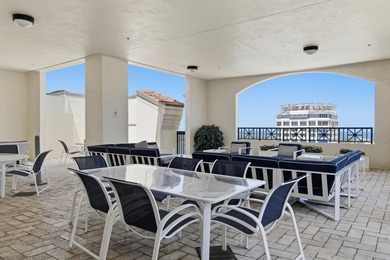 This impeccably maintained loft delivers the perfect blend of - photo 26