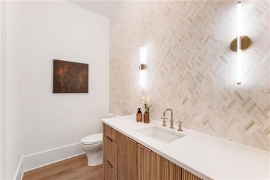 Modern Luxury meets sophisticated elegance in this stunning - photo 29