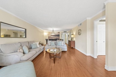 Welcome to this beautifully renovated 2-bedroom, 2-bathroom - photo 6