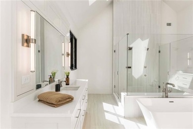 Modern Luxury meets sophisticated elegance in this stunning - photo 42