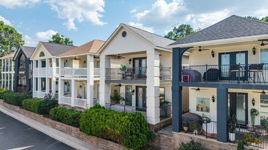Fabulous townhome with a covered boat slip + 2-car garage on - photo 44