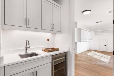 Modern Luxury meets sophisticated elegance in this stunning - photo 44