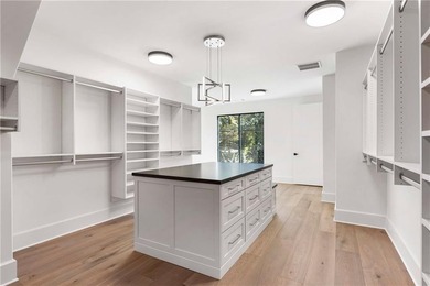Modern Luxury meets sophisticated elegance in this stunning - photo 46