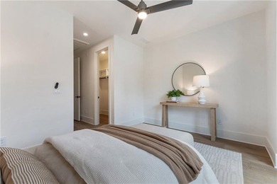 Modern Luxury meets sophisticated elegance in this stunning - photo 49
