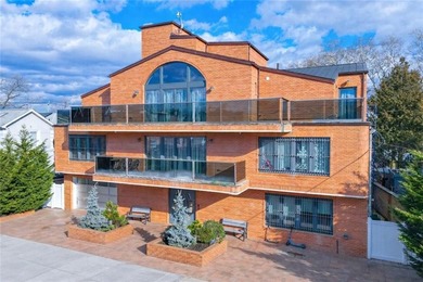 Luxury AND elegance Two-Family Home with Elevator, Rooftop, and - photo 3