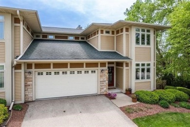 Lake Condo For Sale in Portage, Wisconsin
