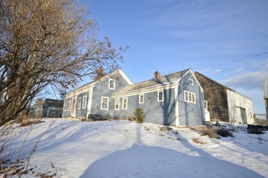 Antique 1829 farmhouse set on 8.34 scenic acres with water - photo 2