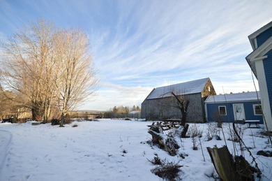 Antique 1829 farmhouse set on 8.34 scenic acres with water - photo 7