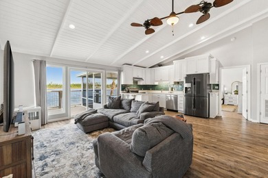 Gorgeous waterfront home that's as close to paradise as you can - photo 6