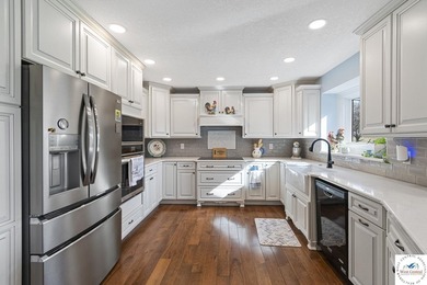 Stunning home located on the 9th hole of Meadow Lake Golf Course - photo 8
