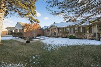 Nicely updated co-op in Centennial Farms, one of South Lyon's - photo 3
