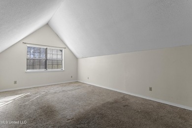 Rare opportunity to own a spacious home with an in-ground pool - photo 13