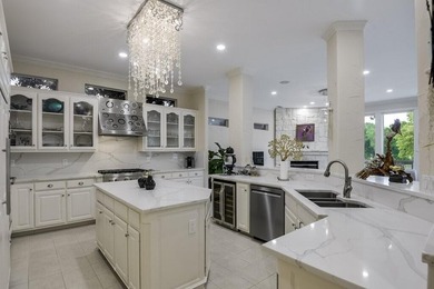 LOCATION LOCATION LOCATION! THIS IS THE ONE! You definitely want - photo 14