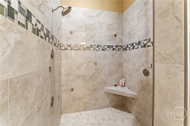 A custom masterpiece of luxury & craftmanship in the highly - photo 19