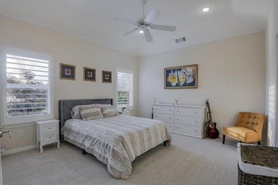 LOCATION LOCATION LOCATION! THIS IS THE ONE! You definitely want - photo 35