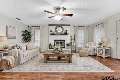 This comfortable home is nestled back in the pine trees on a - photo 6