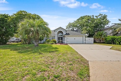 REO. Spacious 4-bedroom, 2-bath home with a screened inground - photo 2