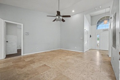 REO. Spacious 4-bedroom, 2-bath home with a screened inground - photo 9