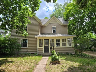 Lake Menomin Home For Sale in Menomonie Wisconsin