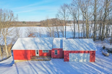 (pending lake) Home For Sale in Three Rivers Michigan