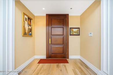Custom wood frame stucco finish house. Home on the beach - photo 3