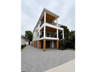 Beautiful new construction featuring 5 bedrooms and 4 bathrooms - photo 7