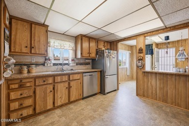 Welcome to Poinsettia Gardens, Ventura's most sought-after 55+ - photo 5