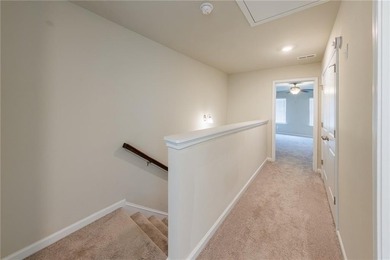 Welcome to this stunning 3 years old, end of unit 3 bedroom - photo 8