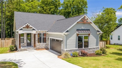Welcome to this beautifully maintained Hunter Quinn - photo 1