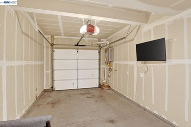 Here's a great opportunity to purchase a modern 1 bedroom, 1 - photo 22