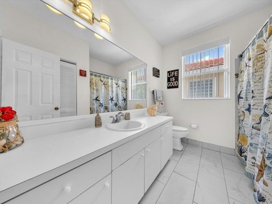 Beautiful maintained 2397 square feet ,4-bedroom, 2.5 -bath - photo 29