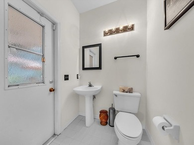 Beautiful maintained 2397 square feet ,4-bedroom, 2.5 -bath - photo 30
