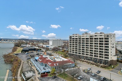 Ohio River - Floyd County Townhome/Townhouse For Sale in Jeffersonville Indiana