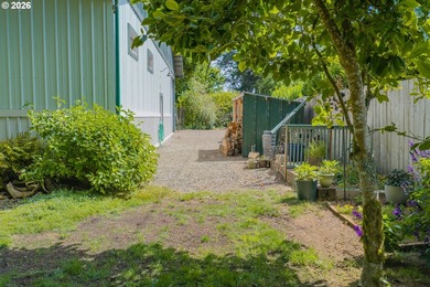 Welcome to 83340 Spruce Lane, a warm and inviting 1,252 SF - photo 12