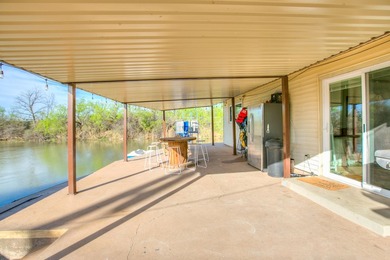 Lakefront living made easy!! This beautifully updated 2 bed, 2.5 - photo 18