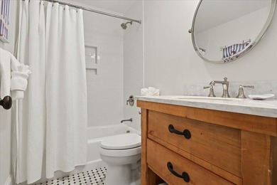 Welcome to your own Sullivan's Island retreat, where timeless - photo 28