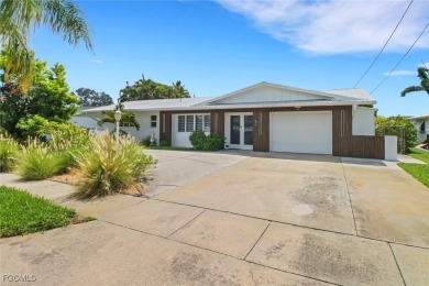 Caloosahatchee River Home For Sale in North Fort Myers Florida