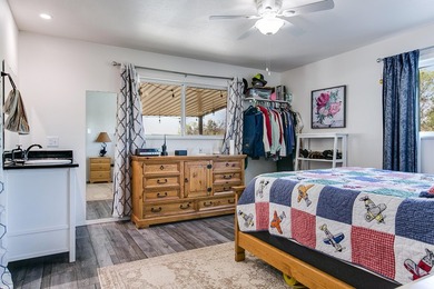 Lakefront living made easy!! This beautifully updated 2 bed, 2.5 - photo 31