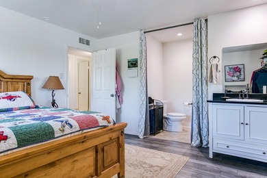 Lakefront living made easy!! This beautifully updated 2 bed, 2.5 - photo 32