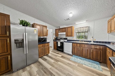 Whether you're looking for a full time residence, a weekend - photo 5