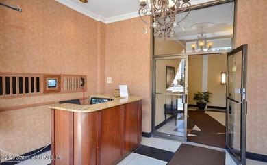 Welcome to The Fountains, a luxury high rise offering 24-hour - photo 3