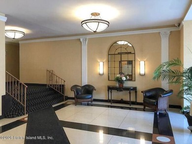 Welcome to The Fountains, a luxury high rise offering 24-hour - photo 4