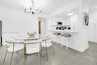 Beautifully updated unit featuring modern finishes throughout