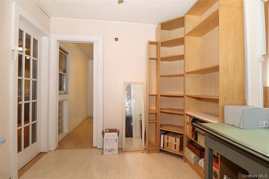 Welcome to 2027 Oakland Ave...a perfect Wantagh Cape just - photo 13