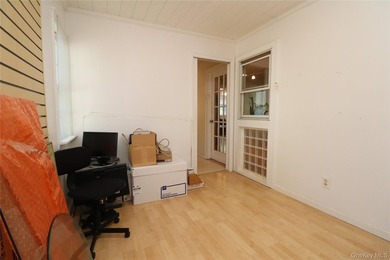 Welcome to 2027 Oakland Ave...a perfect Wantagh Cape just - photo 15