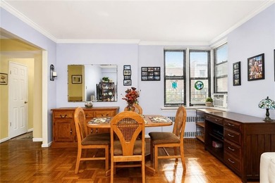 Move right into this beautifully maintained ground-floor - photo 3