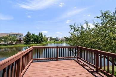 Welcome to this beautifully maintained end-unit townhome - photo 3